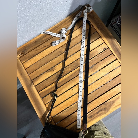 🖤FOSSIL leather crossbody bag black with brass hardware 🖤 - Picture 15 of 16